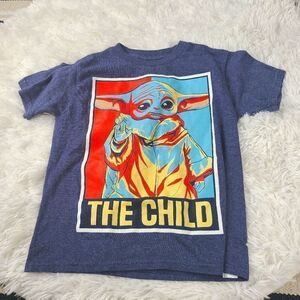 Star Wars T-shirt Boys The Child Baby Yoda Grodu Like New XS 4/5 Mandalorian